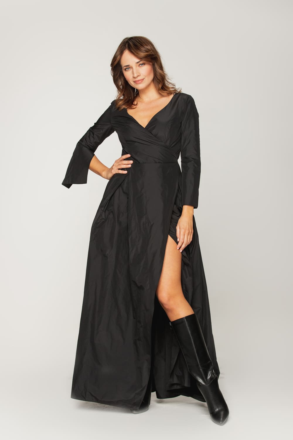 Balowa sukienka z czarnej tafty