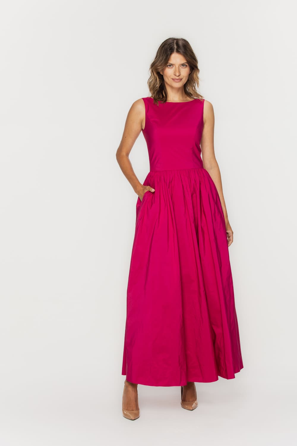 Długa różowa sukienka z tafty