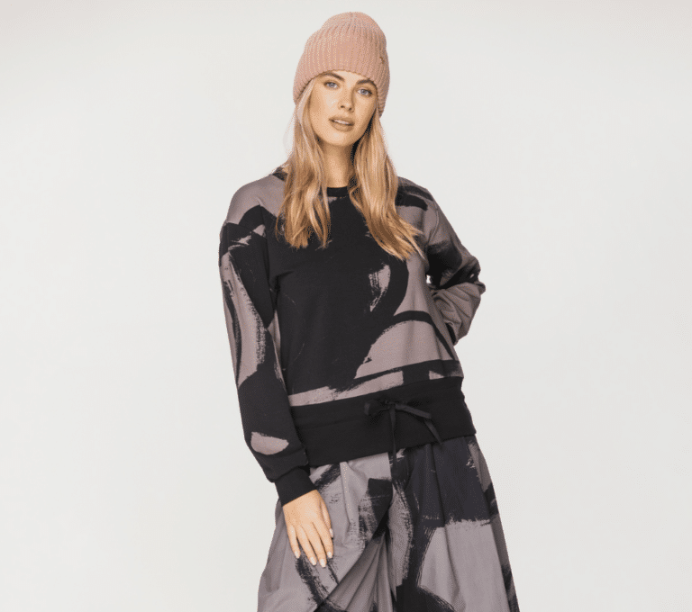 Wizualizacja kobiety w różowej czapce