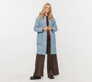 Wizualizacja kobiety w błękitnym płaszczu Bialcon