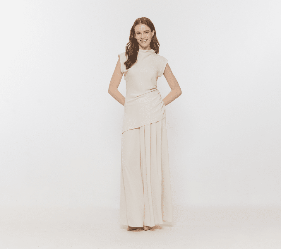 Wizualizacja kobiety w beżowych spodniach