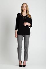 Czarna bluzka typu nietoperz z dekoltem w serek