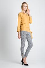 Musztardowa bluzka z długim rękawem i szarfą