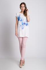 Luźna bluzka z krótkim rękawem i printem na przodzie