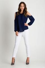 Elegancka granatowa bluzka z odkrytymi ramionami