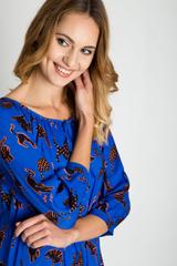 Niebieska sukienka w kocie wzory