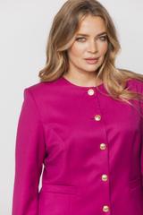Amarantowy dopasowany żakiet ze złotymi guzikami
