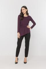 Asymetryczna śliwkowa bluzka z marszczeniem