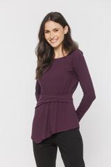 Asymetryczna śliwkowa bluzka z marszczeniem