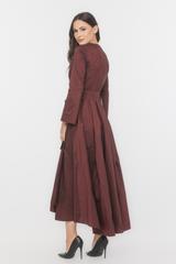 Asymetryczna wizytowa sukienka z opalizującej bordowej tafty