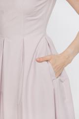 Bawełniana wizytowa sukienka z kontrafałdami w pastelowym kolorze