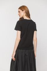 Cotton black t-shirt with minimalist embroidery