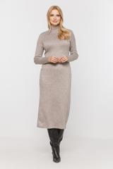Beżowa ciepła sukienka midi z golfem