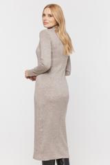 Beżowa ciepła sukienka midi z golfem