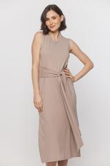 Beżowa dzianinowa sukienka z wiązaniem i rozporkami