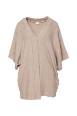 Beżowa luźna narzutka z dzianiny sweterkowej