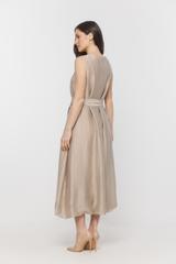 Beżowa sukienka midi z lnem o fasonie bombki
