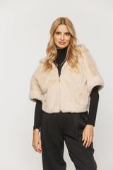 Beżowe miękkie futerko do pasa z rękawem 3/4