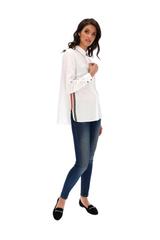 Biała koszula z lampasami po bokach