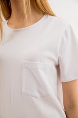 Luźny t-shirt z kieszonką