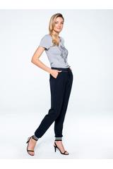 Bluzka z połyskującą aplikacją