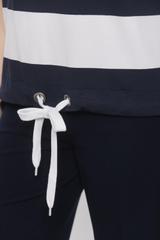 Bluzka w granatowe paski z regulowanym dołem