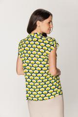 Bluzka wiązana przy dekolcie