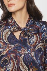 Bluzka wiskozowa z dekoracyjnym wiązaniem i wzorem paisley