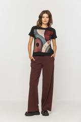 Czarny bawełniany t-shirt z artystyczną grafiką