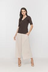 Bluzka z brązowej dzianiny sweterkowej z dekoracyjnym ściągaczem