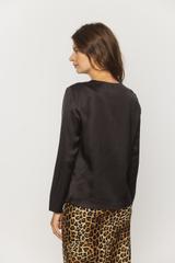 Bluzka z ozdobnym guzikiem przy dekolcie