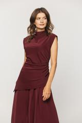 Bordowa asymetryczna bluzka z marszczeniem