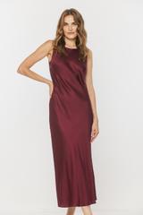 Bordowa satynowa sukienka midi z okrągłym dekoltem