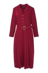 Bordowa sukienka midi z paskiem i zakładkami