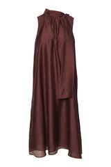 Bordowa sukienka z ozdobnym wiązaniem