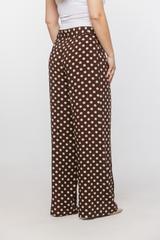 Brązowe letnie spodnie w beżowe groszki