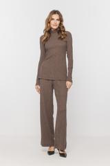 Brązowe luźne spodnie z fakturowanej dzianiny