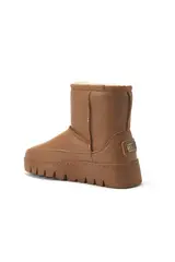 Brązowe skórzane botki na traperowej podeszwie