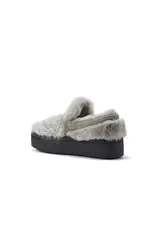 Futerkowe mokasyny ze skóry owczej w kolorze popielatym