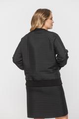 Casualowa pikowana bomberka z praktycznymi kieszeniami