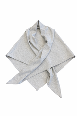 Trójkątna wełniana chusta z melanżowej tkaniny