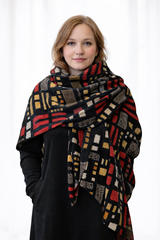 Wełniana wielofunkcyjna narzuta w kontrastowy wzór