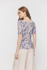 Codzienna pastelowa bluzka z kwiatowej dzianiny