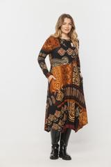 Codzienna sukienka z dzianiny w brązowej tonacji