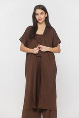 Codzienna wygodna narzutka z brązowej dzianiny