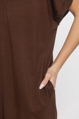 Codzienna wygodna narzutka z brązowej dzianiny