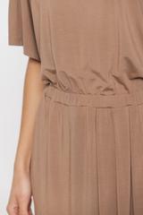 Codzienna wygodna sukienka z gumką w talii