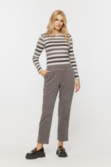 Codzienne spodnie z prążkowanej szarej dzianiny