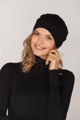 Czarna czapka z wiskozy