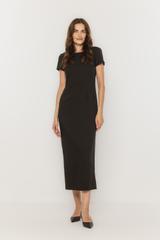 Czarna długa sukienka z zaszewkami i podszewką